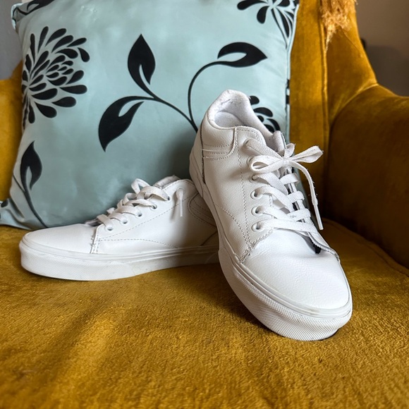 Vans Shoes - Vans Women's White Sneakers